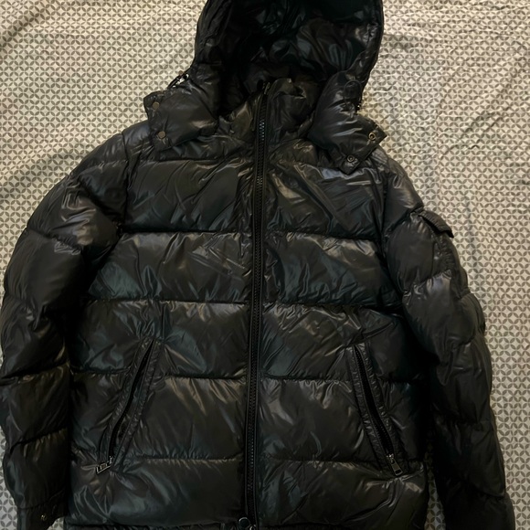 Size 4 100% authentic great condition, 100% authentic - Picture 1 of 9